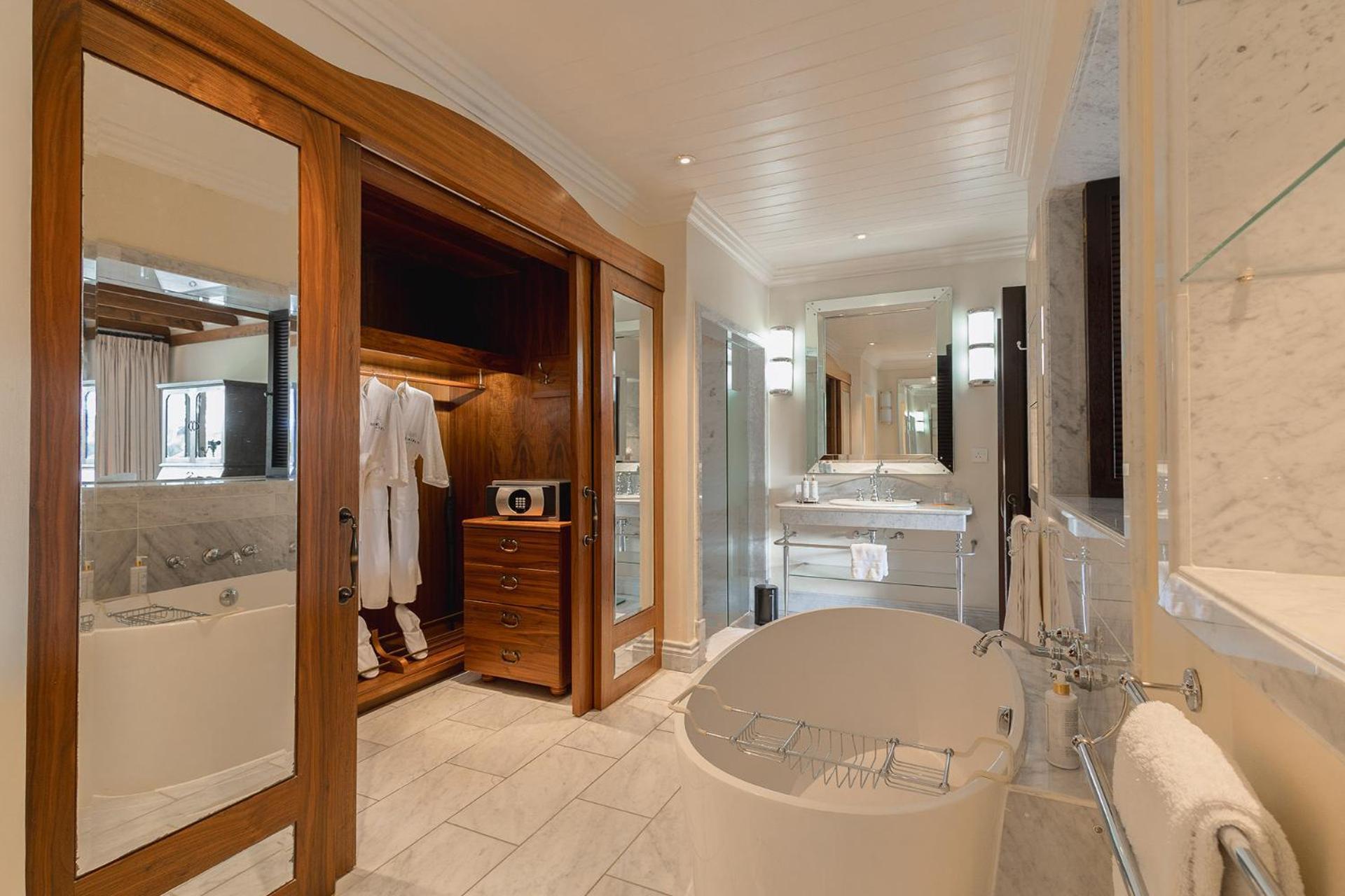 Hemingways Nairobi Hotel Ngoại thất bức ảnh